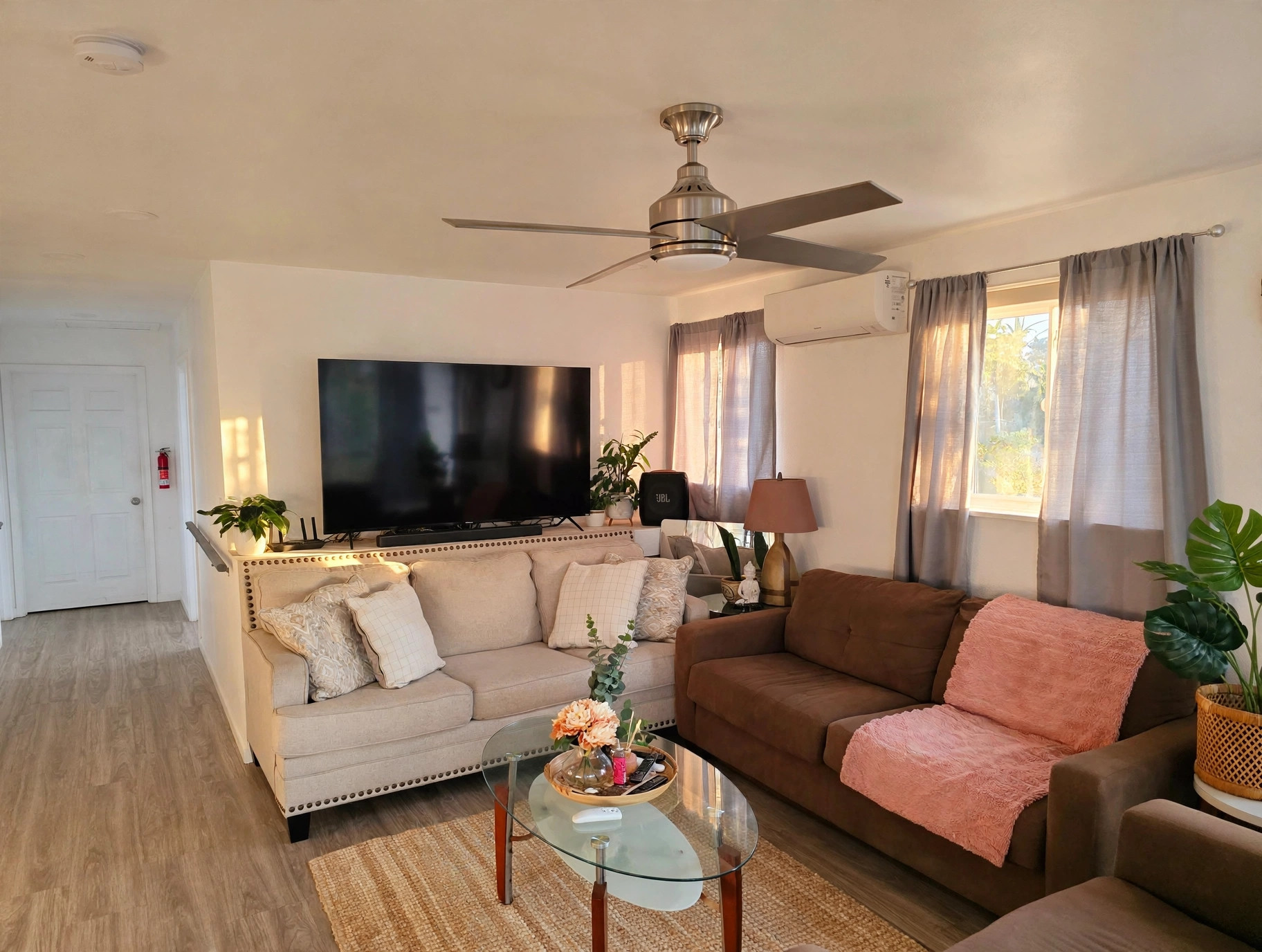 Spacious living room